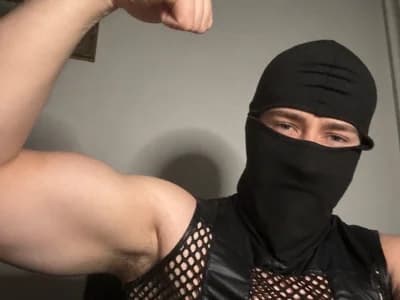 Join guy cock rating phantomgent-x as he rates his own cock live
