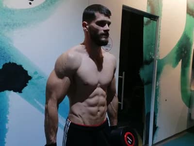 Guy glamour MauroTwin in sophisticated webcam fun session