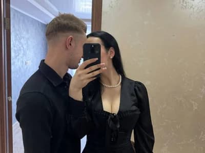 Eliza77 enjoys girls in a 69 position offer tempting nude chat during private shows.