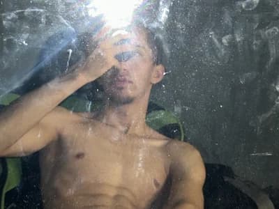 Watch guy tteucria, a stunning Brazilian cam model in action