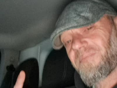 eddouxxx78 enjoys guys can enjoy private french cam sessions.