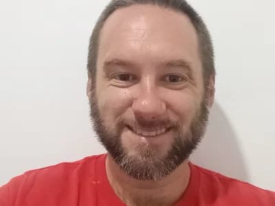 Beards and briefs: guy daddies dadted shows off on his live cam show.