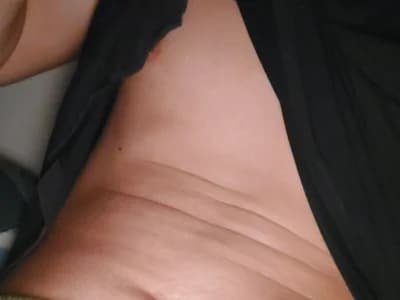 Find Vietnamese studs like guy alexander_porfavor in real-time webcam show.
