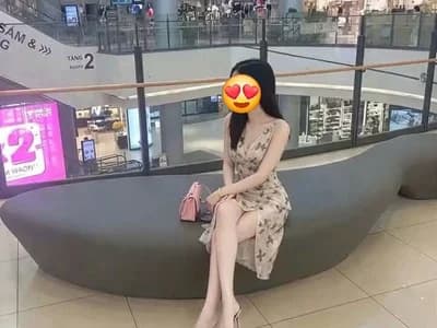 Small audience Couple's intimate cam session for small group of viewers. Mina-02