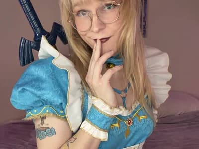 Join Lilithstarfall as she bares her soul in an intimate emo trans cam show.