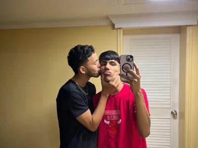 Friends bond over guy cd HONEY_BOYS23's intimate webcam experience