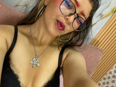 Colombian teens Teen Colombian offer private cam sessions, ideal for couple to enjoy together alana_king7
