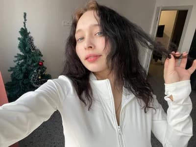 Russian teens Russian teen cam model Anastasia inviting viewers for a friendly webcam session JeanBihler