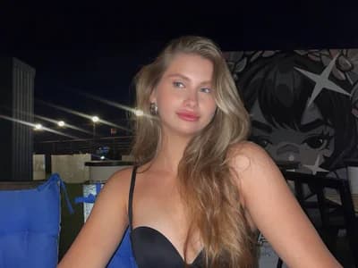 Smooth pussy cams: Join girl shaven delinasis live