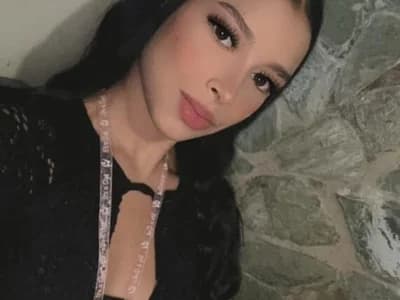 Live and uncut deepthroating action starring girl deepthroat valeska_wins today.