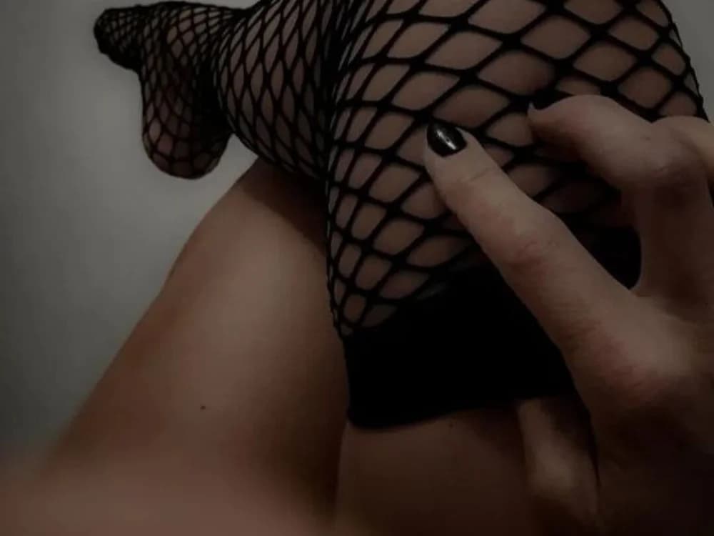 sara_ass69