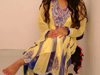 Srilankan girl Watch Srilanka's finest show off dance moves online Cludi-New