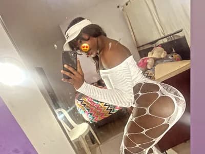 Watch guys show off their smooth bottoms on cam with taylor_hot98.