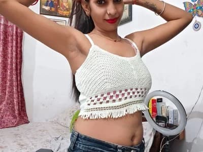 Watch girls flaunt her stunning new black hair on cam with Priya_couple1.