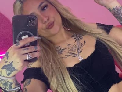 Intimacy awaits with girl rubiaaqueen, an amazing new Latin beauty on webcam