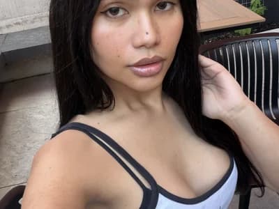 See Canadian trans model tokyosakura3 stripping live on her webcam