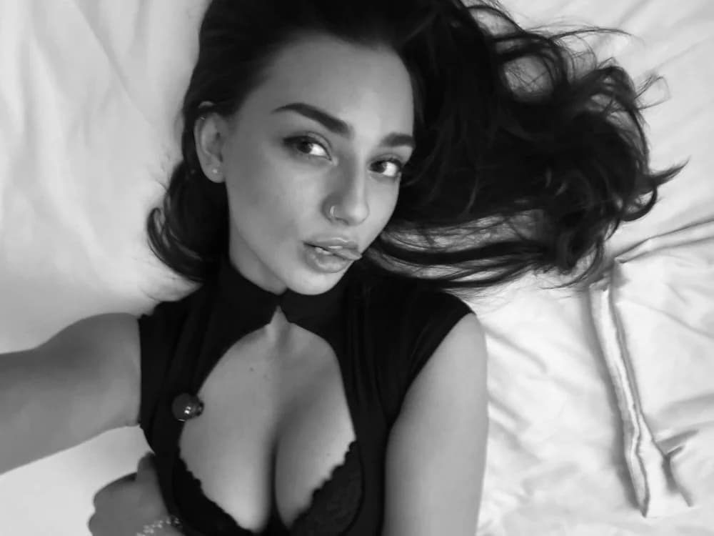 Luxurious privates grannies watch girl' fantasies come true live DinaCookies