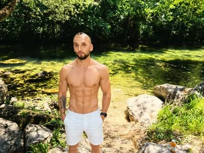 Join Bulgarian guy bazukata97 for real cam fun