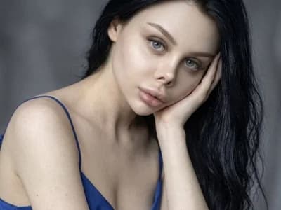 Find Turkish webcam girl offering intimate chats online Sophia-Lara