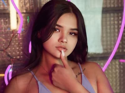 AsianTeenXXX enjoys russian young young russian beauty in intimate cam chat.