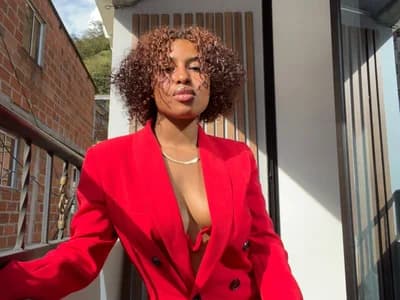 Watch big tits ebony couples in intimate cam sessions together with selena_monroy.