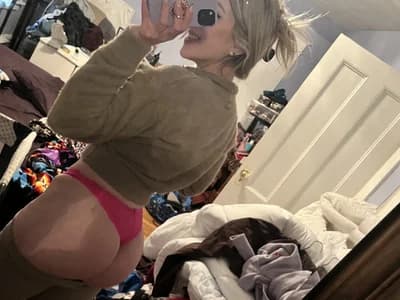 Plus size model sporegeous offers curvy white cam goddess experience