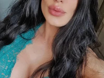 Girl using tools, handy ise_mahh: HandyHannah