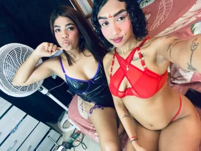 Hidden short hair cam for an exclusive couple experience Moonlight_Girls_Hot