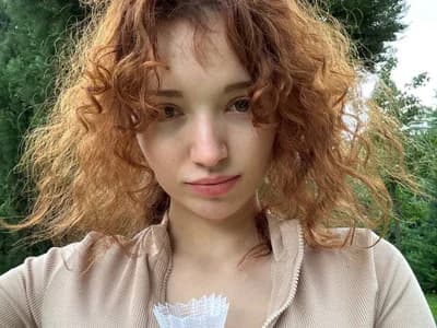 Twerk white watch lovely white girl twerk-white in steamy cam shows, HopeFuture live now!