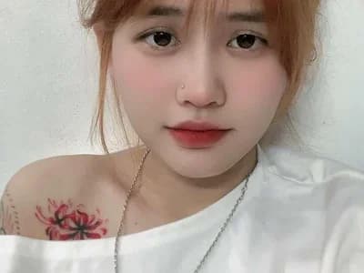 Solo tit sucking: Watch girl selfsucking Pemuncuti05 suck her nipples live