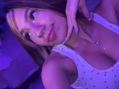 Issa_pink18