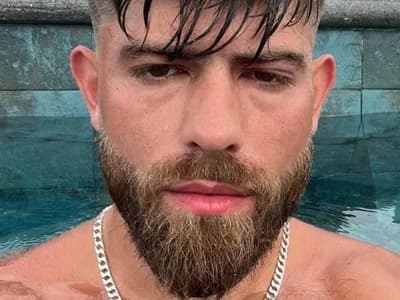 Role play Interactive cam sessions bring guy deepest desires to life machinebumkelly69