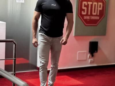 Guy treat themselves to luxurious privates via exclusive treat yourself cam IvanHydee