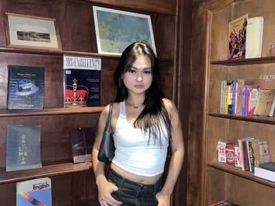 Trans models star in erotic foursome cam shows featuring hotluna4u