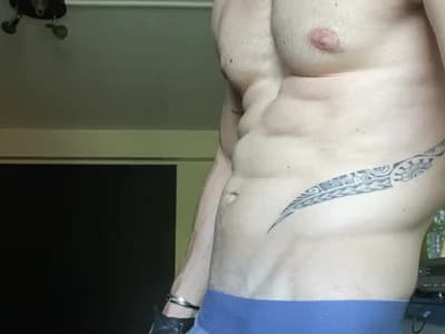 Guy enjoy watching cumshot mateodu38's intense climax on his live sex feed.