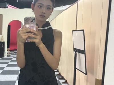 Girl_9: girl cam2cam meiguigongzhu5200's nude video calls are live, join her solo show.