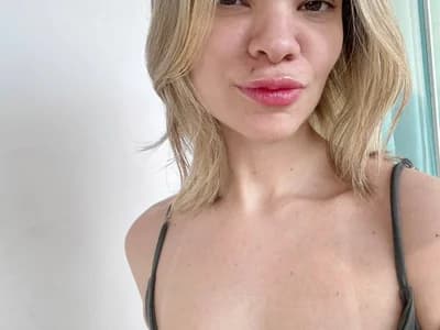 Join girl interactive toys PeachChampagne's live stream to watch her skillfully use an interactive sex toy