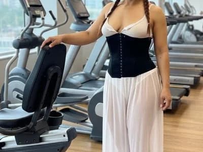 Watch mature athlete girl in action on these live athletic milfs streams kora__65
