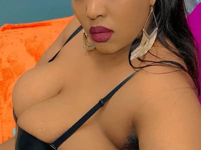 Get into a private show with Thasha8, a beautiful African girl.