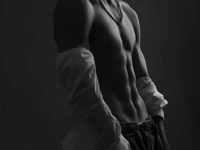 Watch handsome Asian models like guy XX-XIUXIU chat viewers on cam