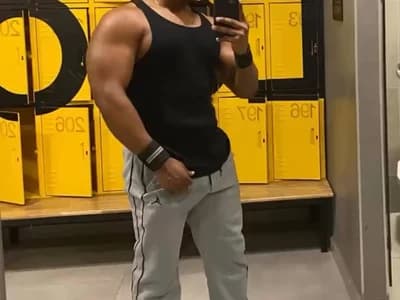 Connect with Roccoblack24cm and enjoy an exciting nude chat with this sexy guy.