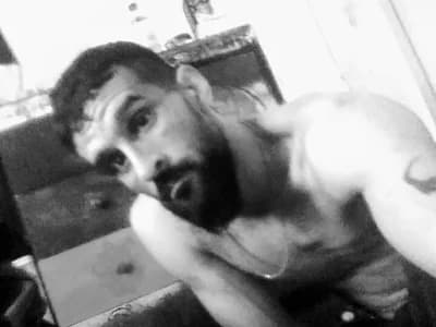 Uncut cum shots on demand from hung, real guy camming. MrMighty0ne