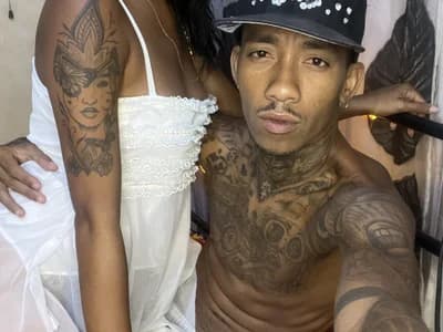 Rudivergon23 enjoys witness intimate creampie moments in live couple cams.