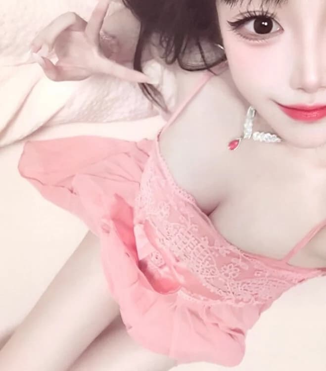 Join VE-001 for witness intimate encounters with italian teens and couples on our discreet webcam platform.