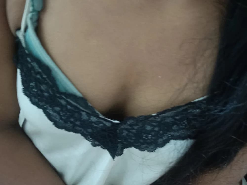 Witness Ukrainian BBW couples in intimate webcam encounters with Elina_7.