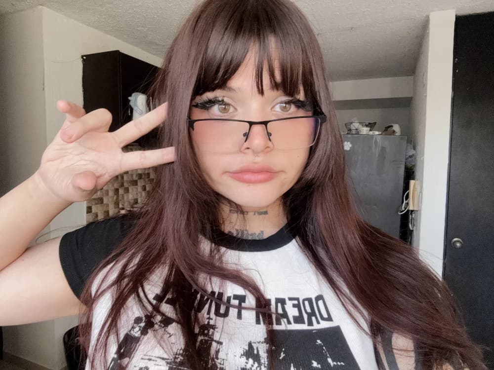 Bald trans cam models online, like balds transilbriana, waiting for you