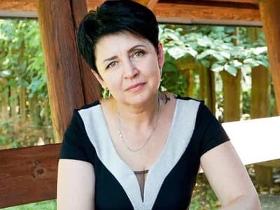 Meet mature cam girl black hair mature LitisiaLove4551 with long black hair