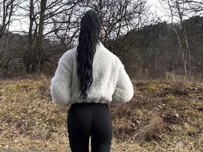 Join girl for a sweet online rendezvous filled with tender flirtations and heartfelt romantic banter through romantic white u