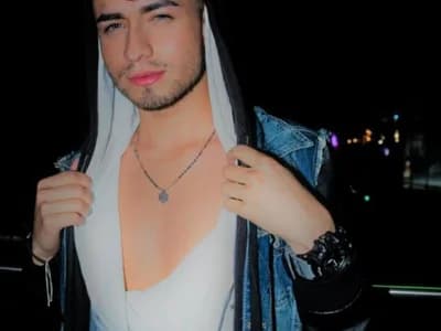 Guy piercings aydan_hw's live stream: Flaunting his different ear stretches