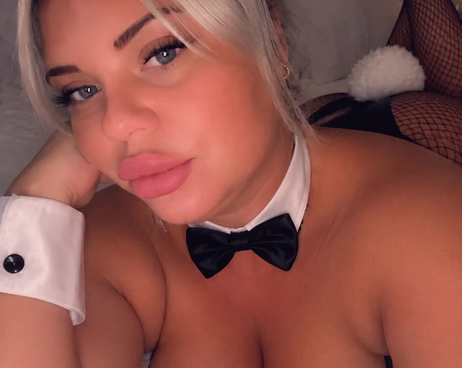 blonde_baddie